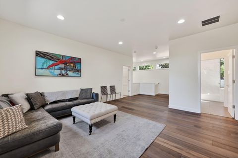 Tiny photo for 61422 Meeks Trail, Bend, OR 97702 (MLS # 220220040)