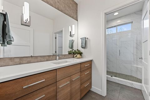 Tiny photo for 61422 Meeks Trail, Bend, OR 97702 (MLS # 220220040)