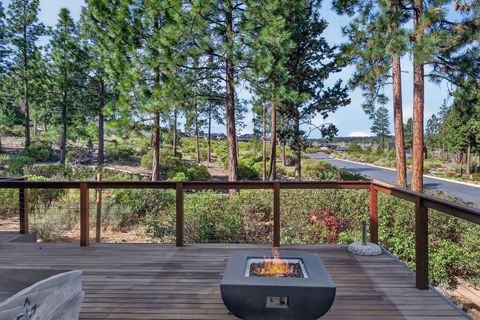Tiny photo for 61422 Meeks Trail, Bend, OR 97702 (MLS # 220220040)