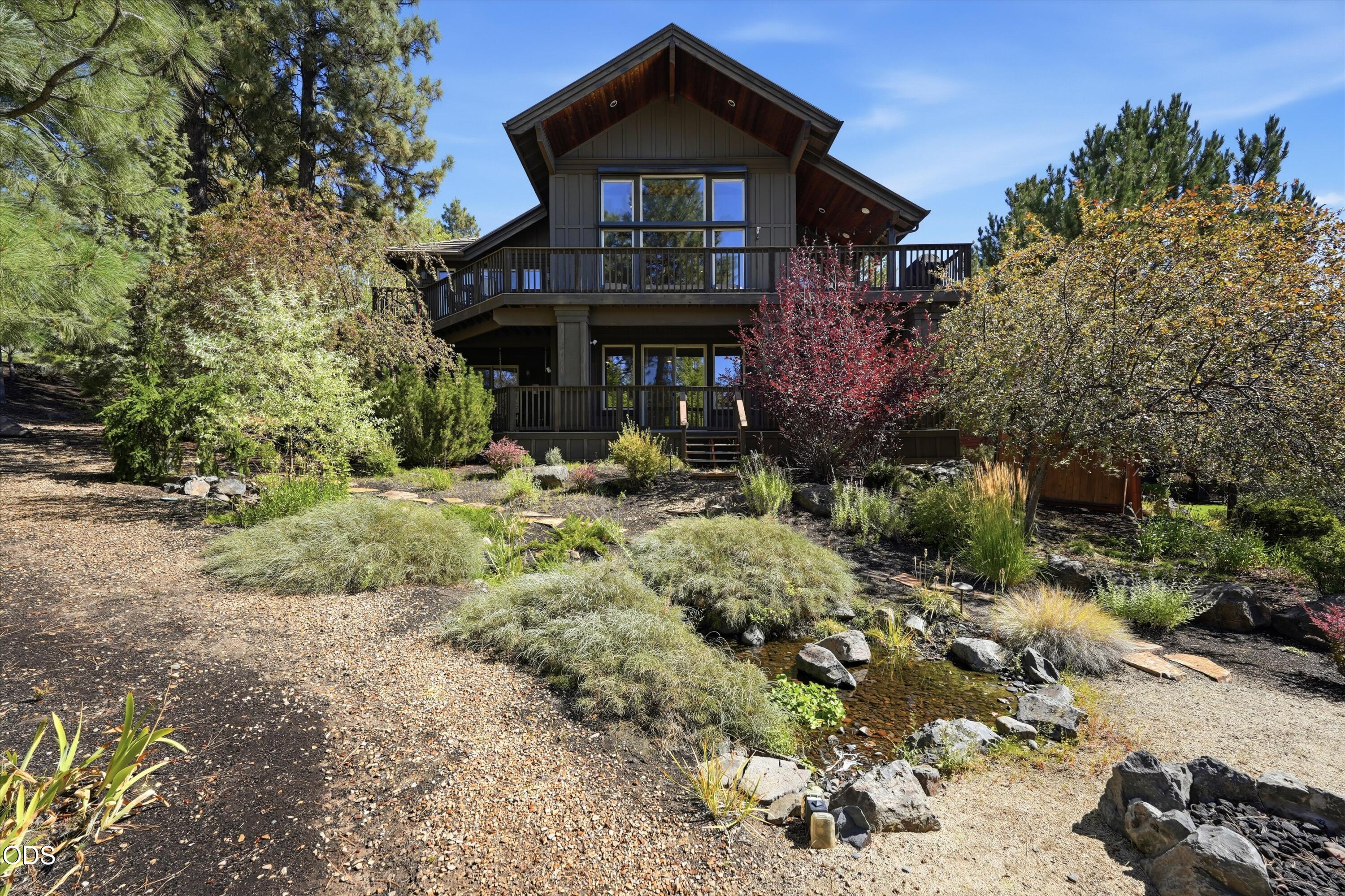 15 SW Quail Butte Place