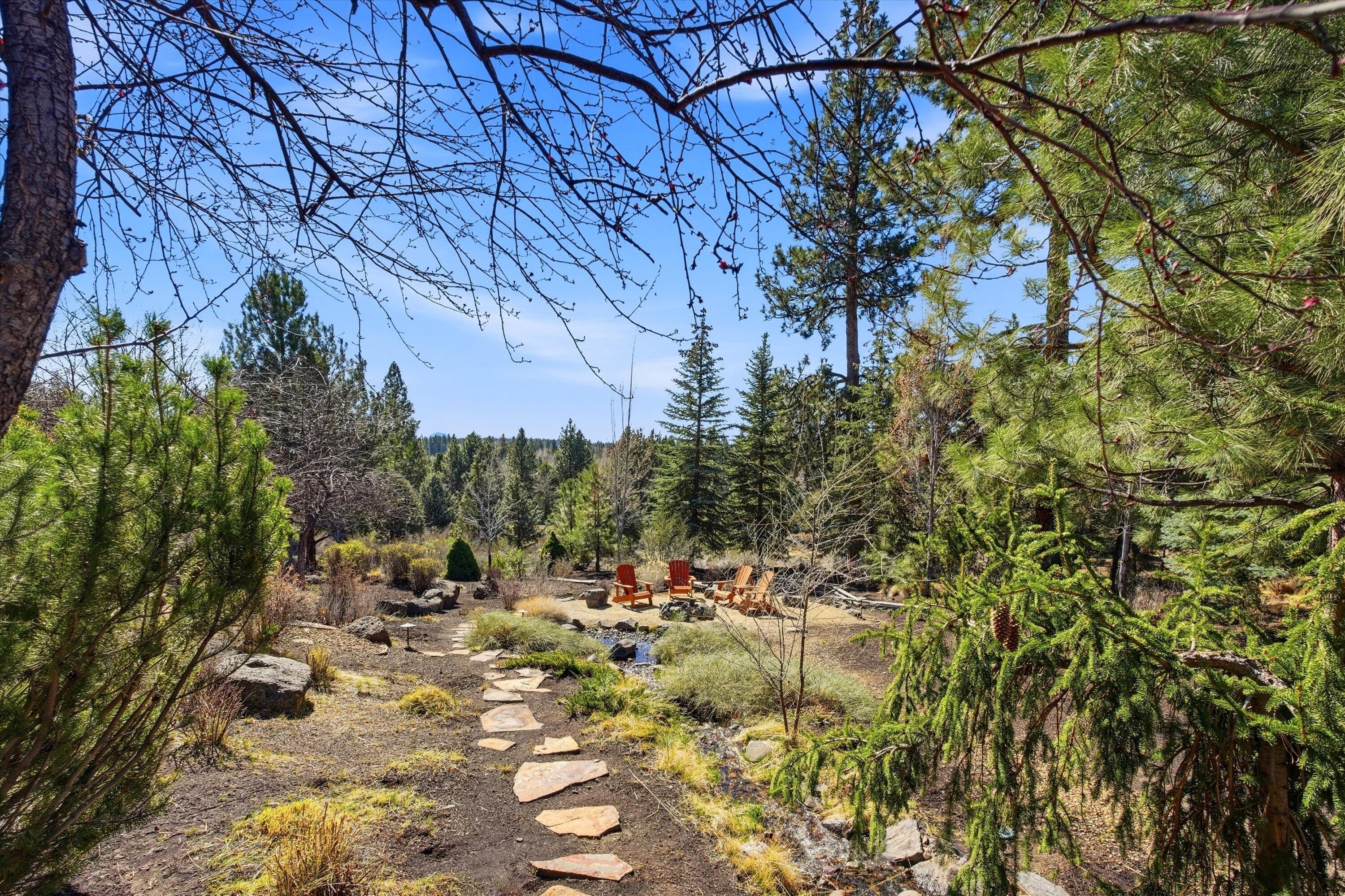 15 SW Quail Butte Place