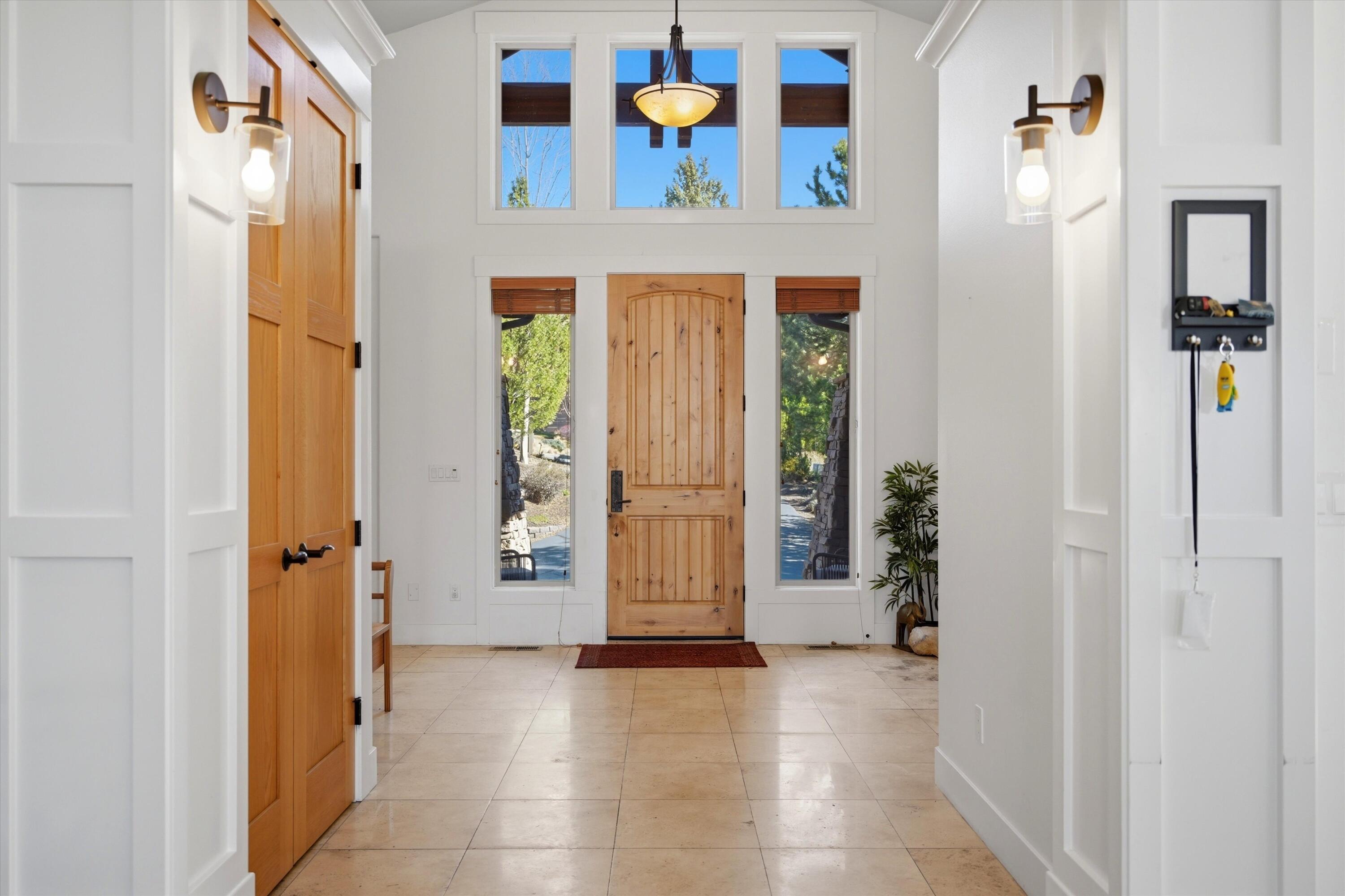 15 SW Quail Butte Place
