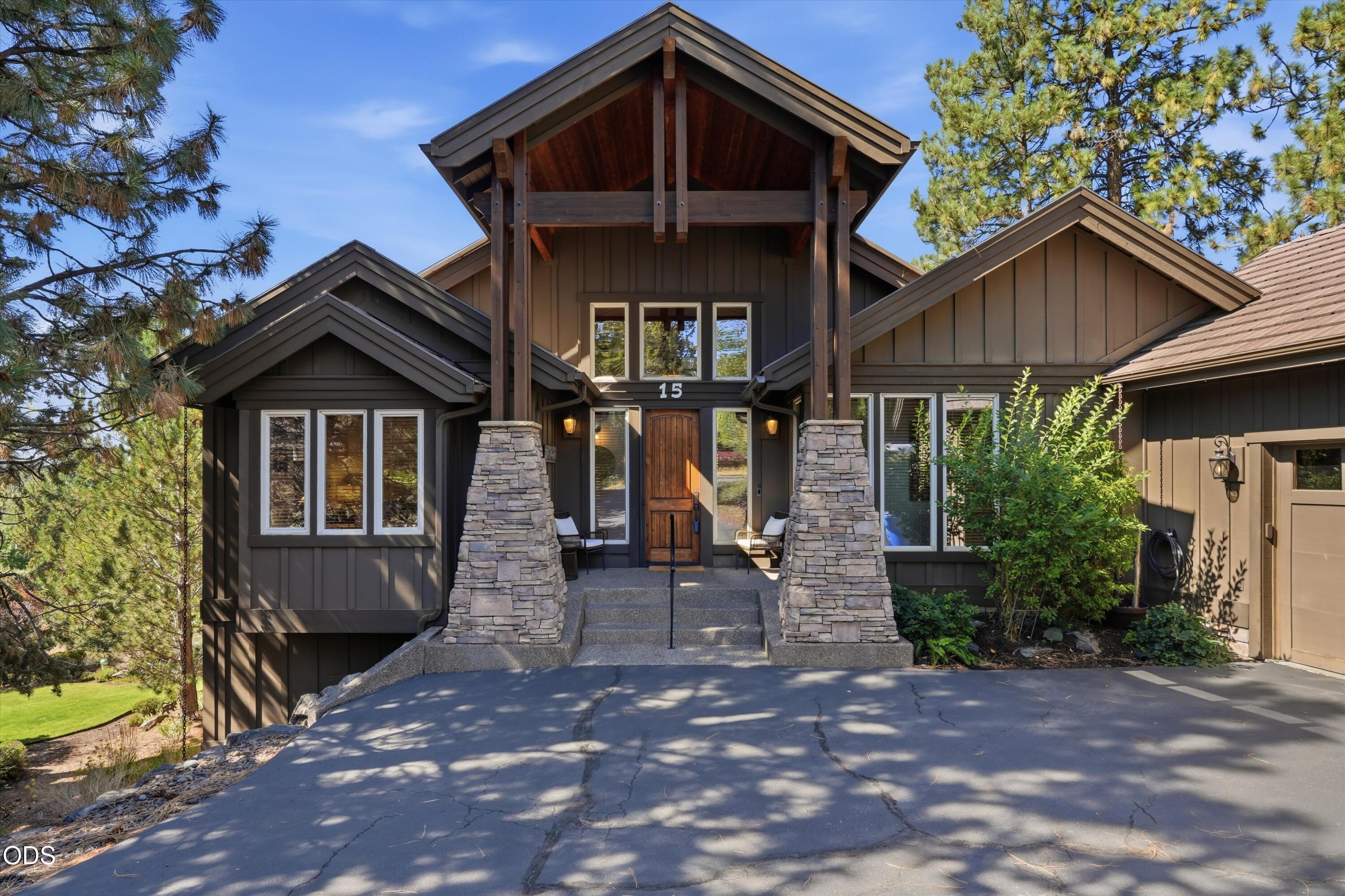 15 SW Quail Butte Place