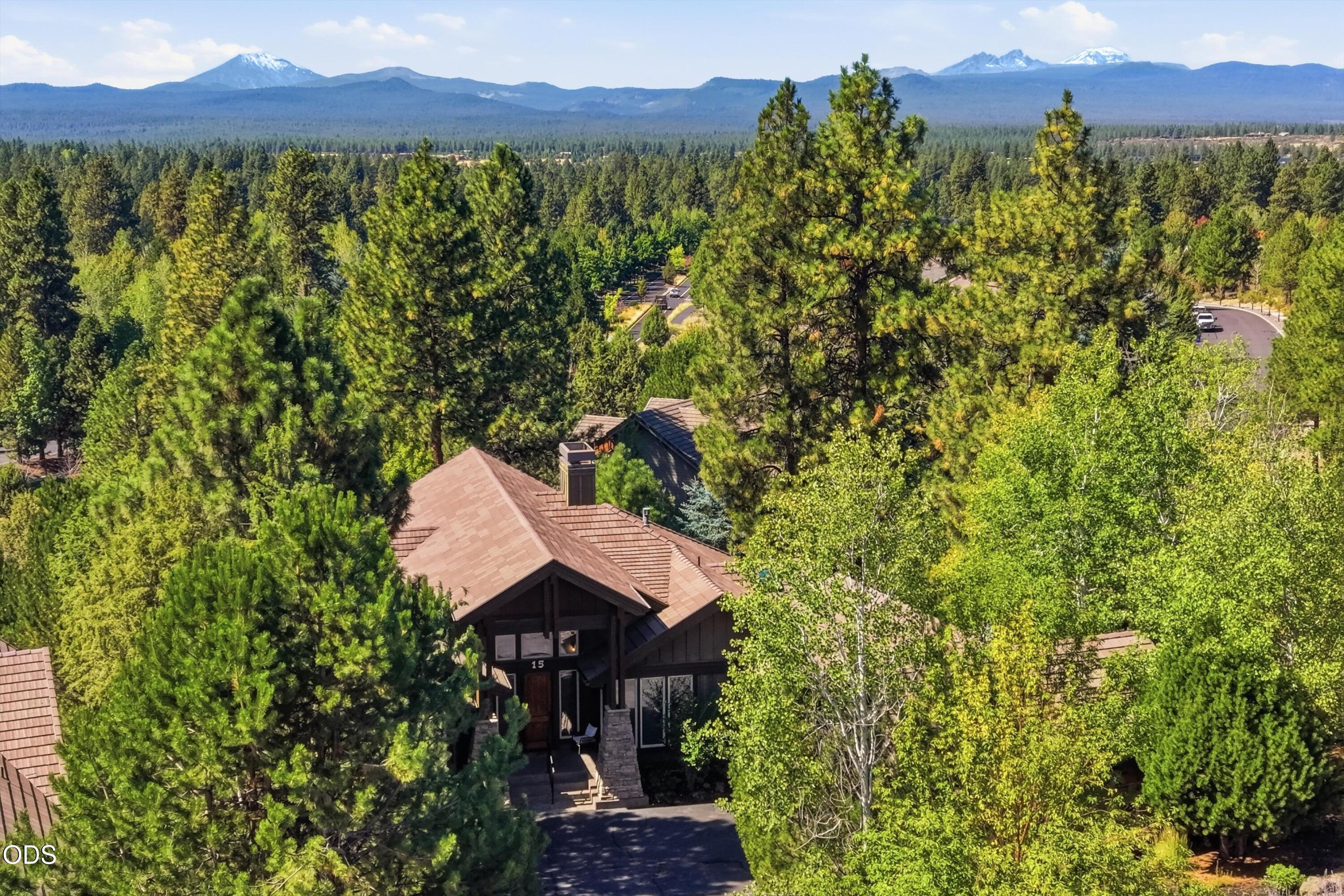 15 SW Quail Butte Place