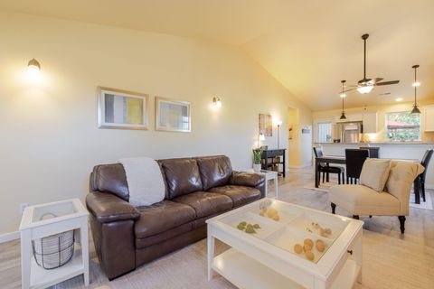 Tiny photo for 3242 SW Juniper Avenue, Redmond, OR 97756 (MLS # 220219803)