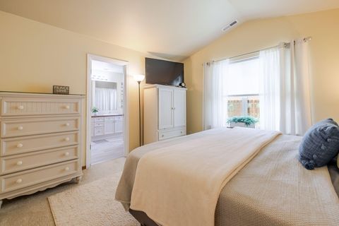 Tiny photo for 3242 SW Juniper Avenue, Redmond, OR 97756 (MLS # 220219803)