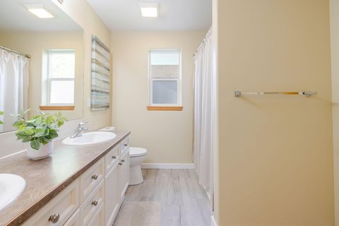Tiny photo for 3242 SW Juniper Avenue, Redmond, OR 97756 (MLS # 220219803)
