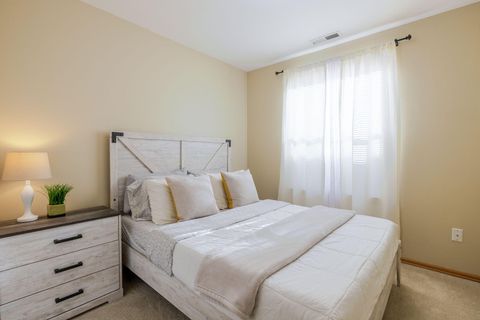 Tiny photo for 3242 SW Juniper Avenue, Redmond, OR 97756 (MLS # 220219803)