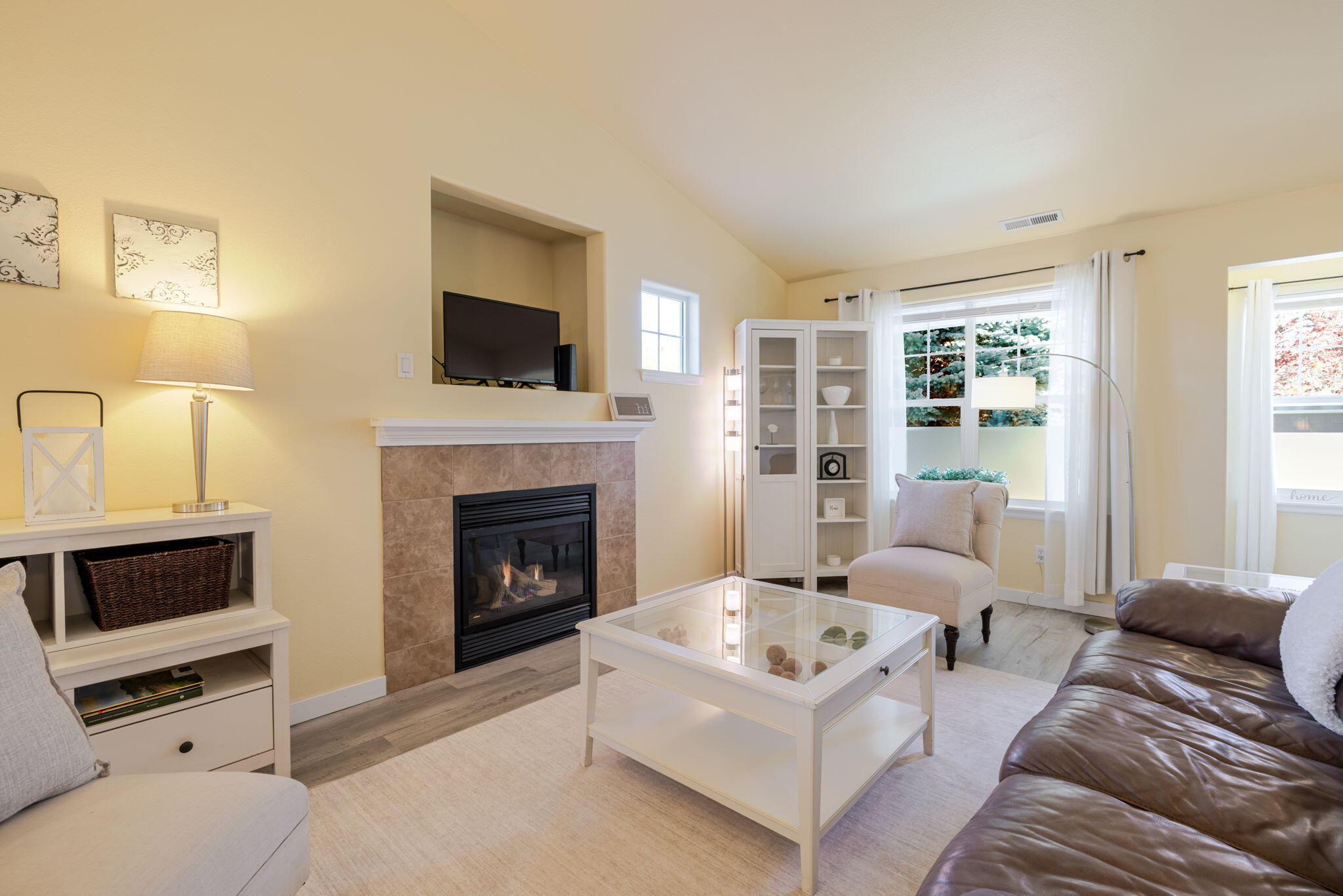 3242 SW Juniper Avenue