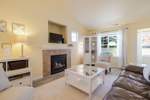 Tiny photo for 3242 SW Juniper Avenue, Redmond, OR 97756 (MLS # 220219803)