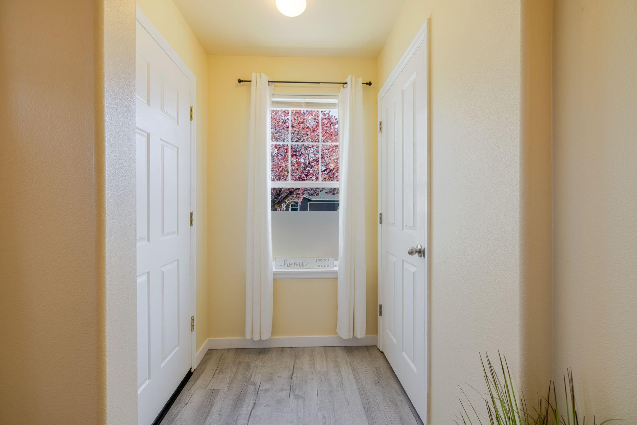 3242 SW Juniper Avenue