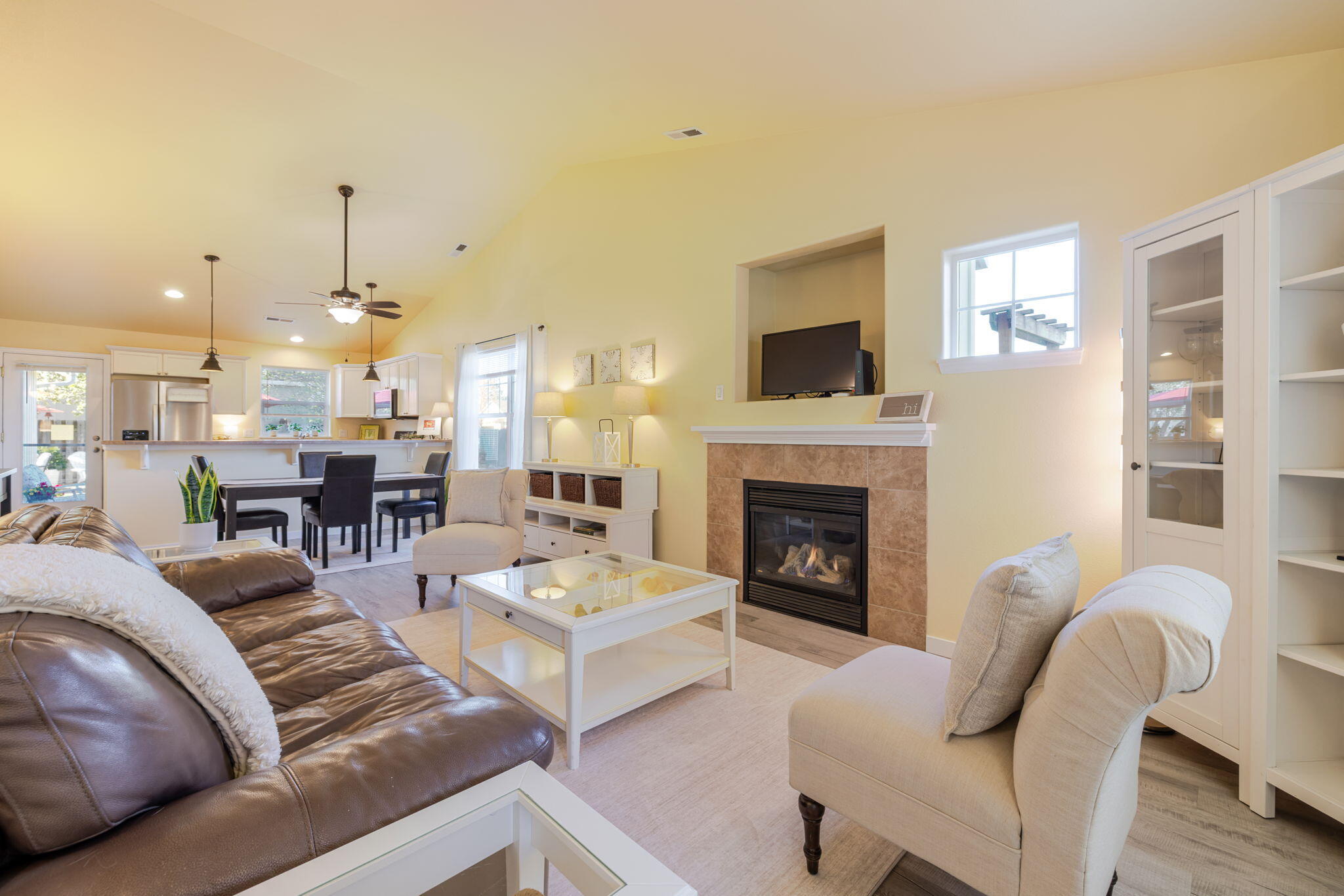 3242 SW Juniper Avenue