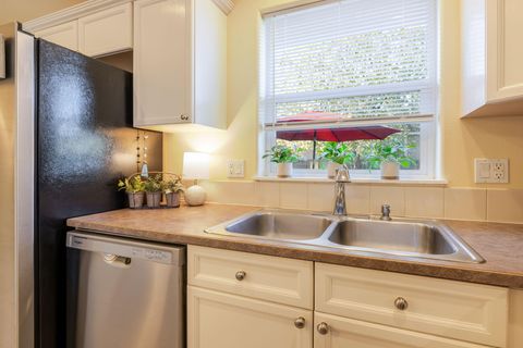 Tiny photo for 3242 SW Juniper Avenue, Redmond, OR 97756 (MLS # 220219803)
