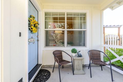 Photo of 3242 SW Juniper Avenue, Redmond, OR 97756 (MLS # 220219803)