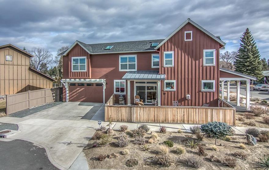 This adorable, well-designed Palmer home is on a spacious corner lot and has a very functional floor plan with a plethora of upgrades from central A/C to drought-tolerant, low maintenance landscaping and fenced patio. Mountain views from almost every window. Plenty of extra space to park your large car or RV. Come see this close-in newer home today.