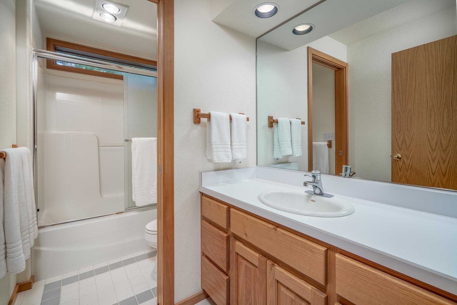 7th Mtn Golf Village - Residential