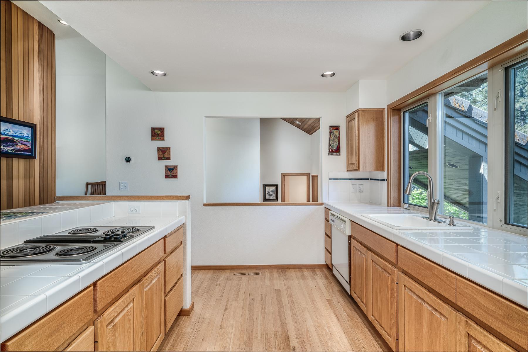 7th Mtn Golf Village - Residential