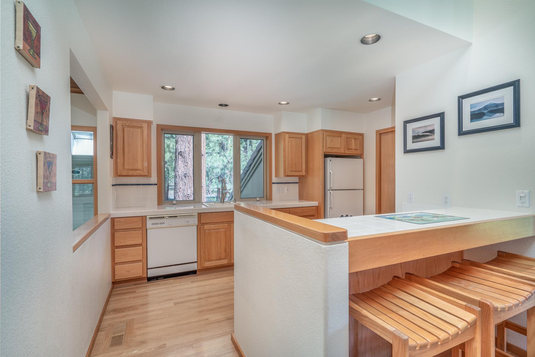 7th Mtn Golf Village - Residential