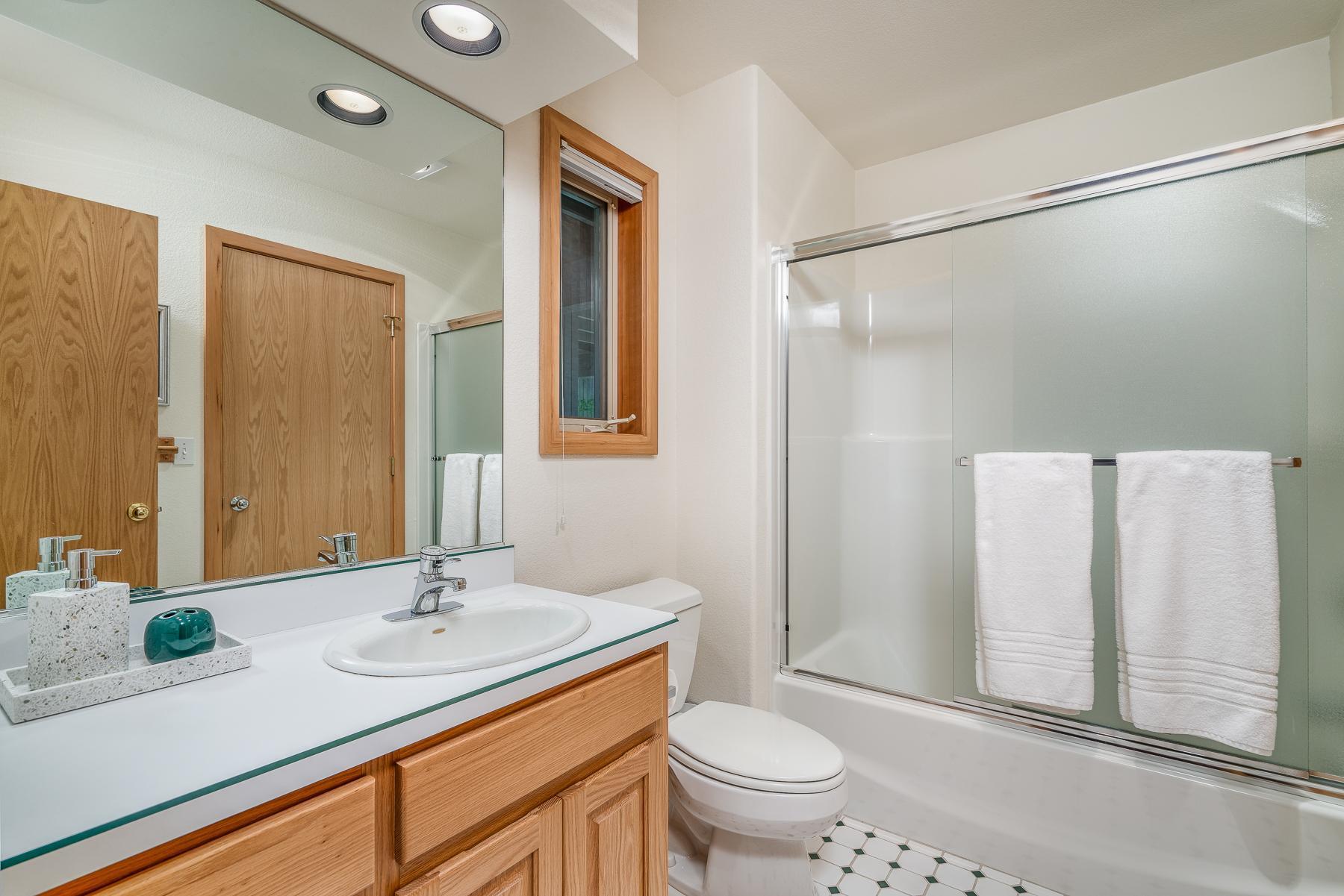 7th Mtn Golf Village - Residential