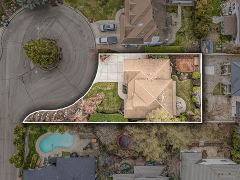 Tiny photo for 3115 Salishan Court, Medford, OR 97504 (MLS # 220216990)