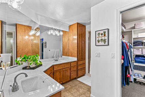 Tiny photo for 3115 Salishan Court, Medford, OR 97504 (MLS # 220216990)