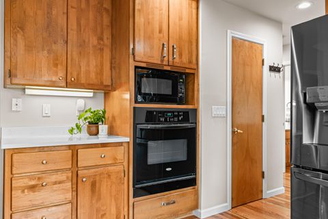 Tiny photo for 3115 Salishan Court, Medford, OR 97504 (MLS # 220216990)