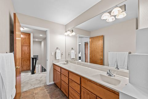 Tiny photo for 3115 Salishan Court, Medford, OR 97504 (MLS # 220216990)