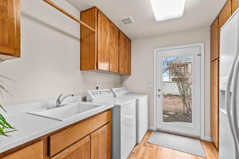 Tiny photo for 3115 Salishan Court, Medford, OR 97504 (MLS # 220216990)