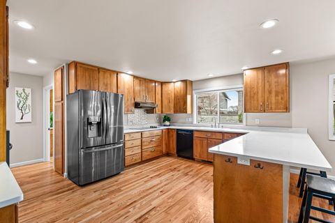 Tiny photo for 3115 Salishan Court, Medford, OR 97504 (MLS # 220216990)