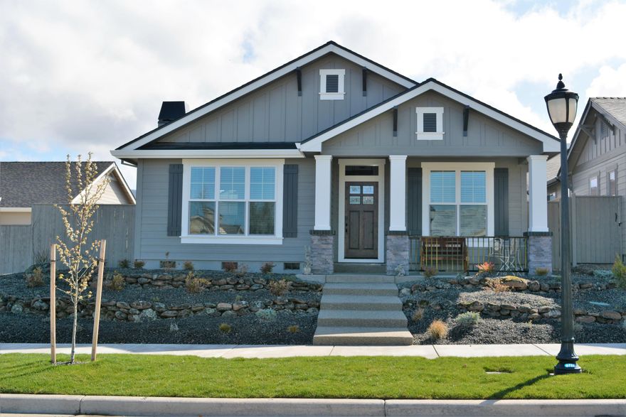 Sold Only.   New Summerfield Cottage.  Silverton Plan.  Earth Advantage Platinum Certified.  Listing agent related to the seller.