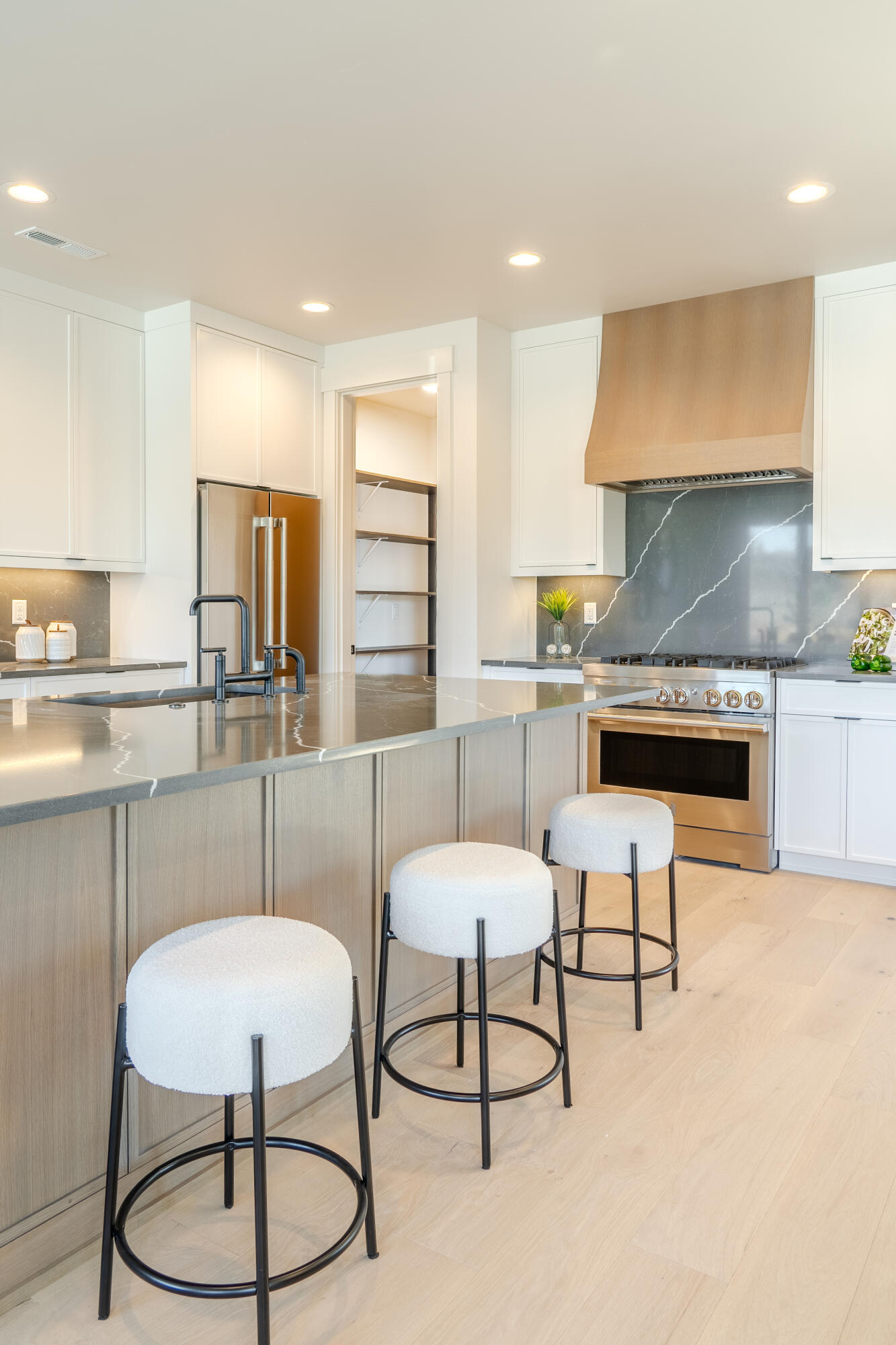 1142 NW Ochoa Drive