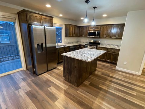 Tiny photo for 7857 28th Street, White City, OR 97503 (MLS # 220216725)