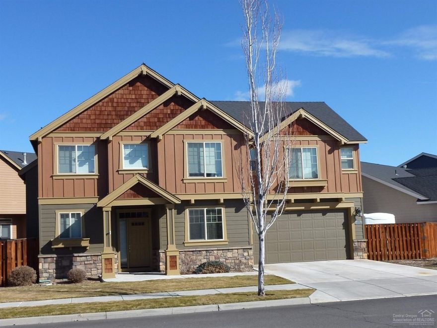 Beautiful Pahlisch-built home in popular Fieldstone Crossing (Fairhaven), features 4 bdrms, 2.5 baths, & a small flex room. Enjoy entertaining in the open great room w/cozy gas fireplace! Spacious kitchen includes all appliances. Huge trex deck awaits those summer BBQ's! Loaded w/quality finishes such as Hickory floors, HW custom cabinets, slate entry, Silgranite sink, french doors to master, etc. Side yard has enclosed small RV parking & grass area on opposite side of yard. Enjoy the community pool & park