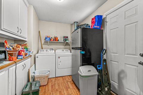 Tiny photo for 341 Haven Street, Medford, OR 97501 (MLS # 220211805)