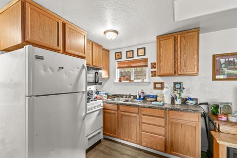 Tiny photo for 341 Haven Street, Medford, OR 97501 (MLS # 220211805)