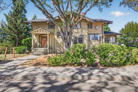Photo of 711 N Keeneway Drive, Medford, OR 97504 (MLS # 220227301)