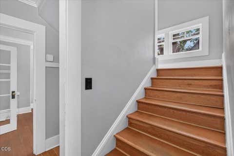 Tiny photo for 711 N Keeneway Drive, Medford, OR 97504 (MLS # 220227301)
