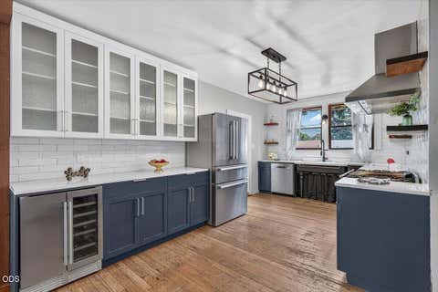 Tiny photo for 711 N Keeneway Drive, Medford, OR 97504 (MLS # 220227301)