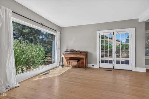 Tiny photo for 711 N Keeneway Drive, Medford, OR 97504 (MLS # 220227301)