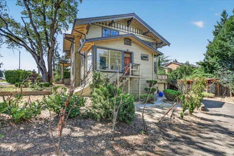 Tiny photo for 711 N Keeneway Drive, Medford, OR 97504 (MLS # 220227301)