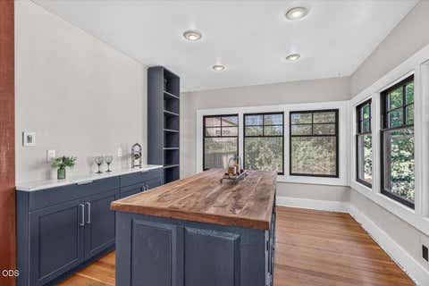 Tiny photo for 711 N Keeneway Drive, Medford, OR 97504 (MLS # 220227301)