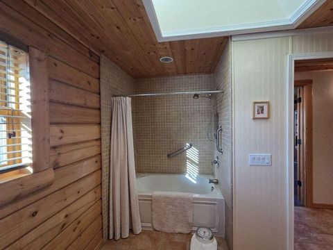 Tiny photo for 2957 Mark Court, Chiloquin, OR 97624 (MLS # 220214045)