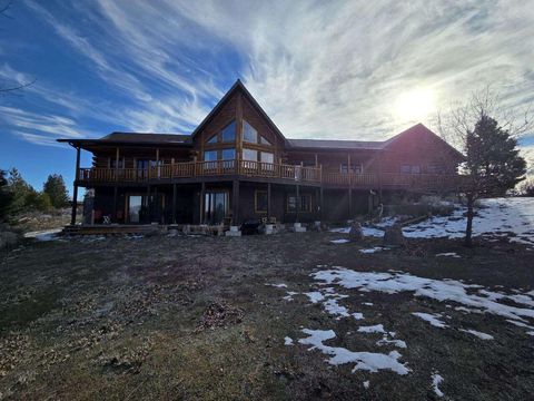 Tiny photo for 2957 Mark Court, Chiloquin, OR 97624 (MLS # 220214045)