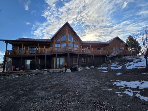 Photo of 2957 Mark Court, Chiloquin, OR 97624 (MLS # 220214045)