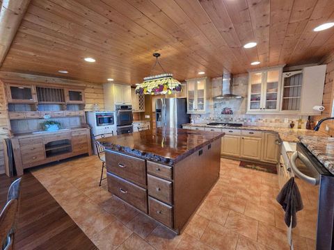 Tiny photo for 2957 Mark Court, Chiloquin, OR 97624 (MLS # 220214045)