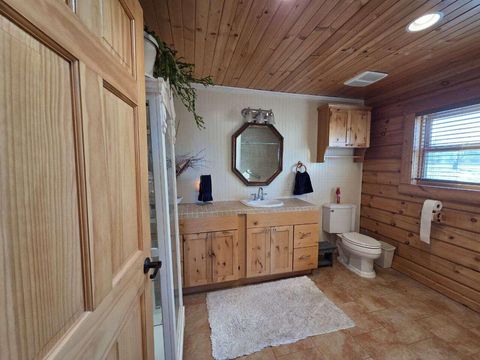 Tiny photo for 2957 Mark Court, Chiloquin, OR 97624 (MLS # 220214045)