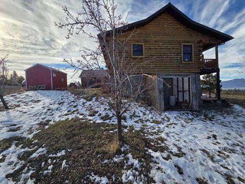 Tiny photo for 2957 Mark Court, Chiloquin, OR 97624 (MLS # 220214045)