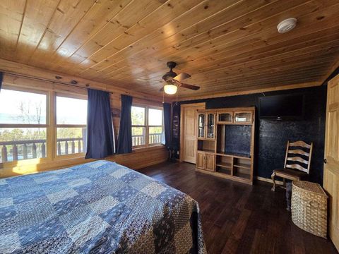 Tiny photo for 2957 Mark Court, Chiloquin, OR 97624 (MLS # 220214045)