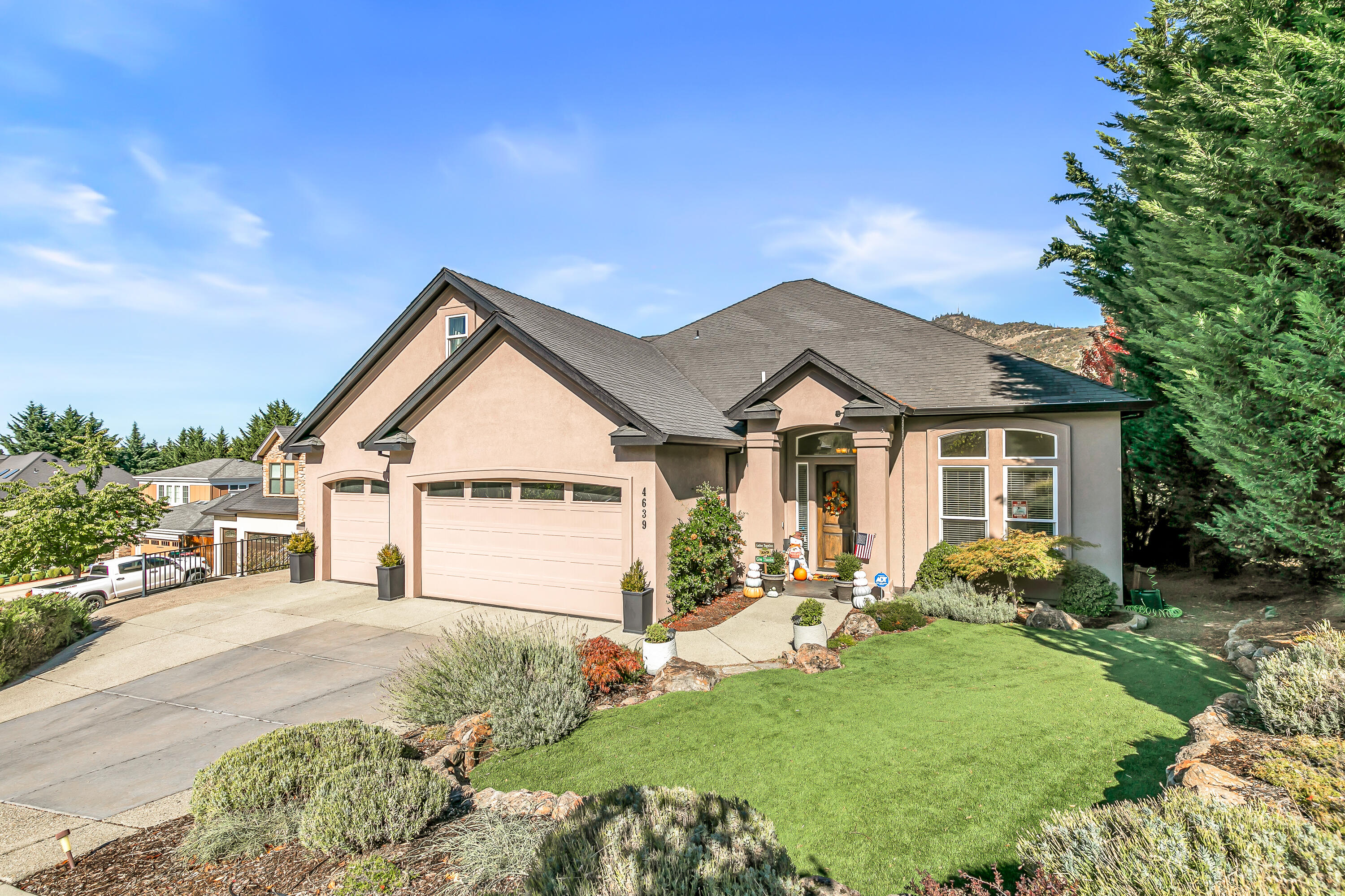 Heights At Hillcrest Phase 1, The - Residential