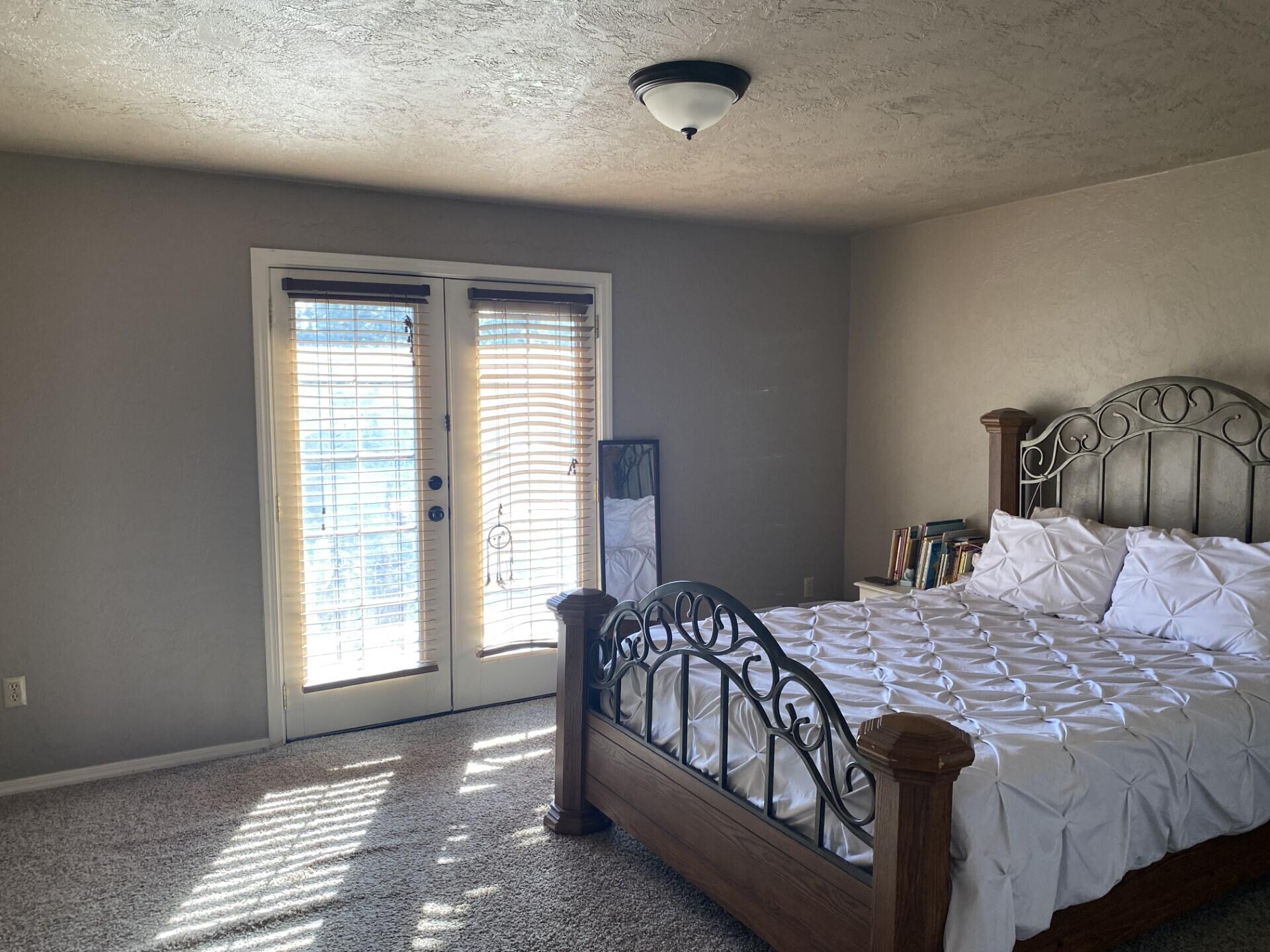 Hunters Circle - Residential